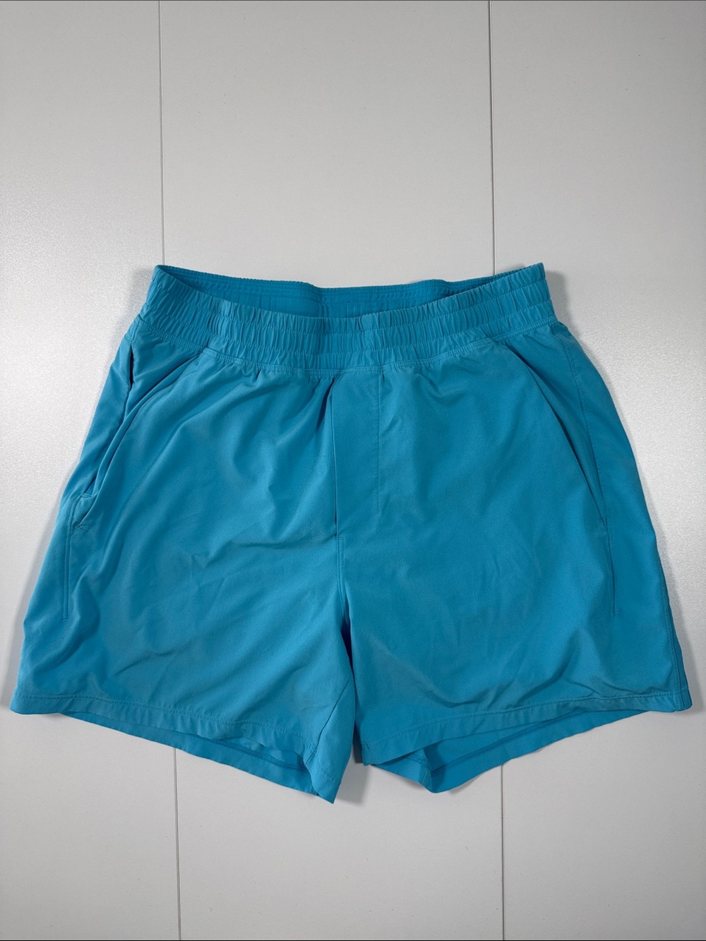 lululemon athletica Men's Athletic Shorts in Teal Blue with liner